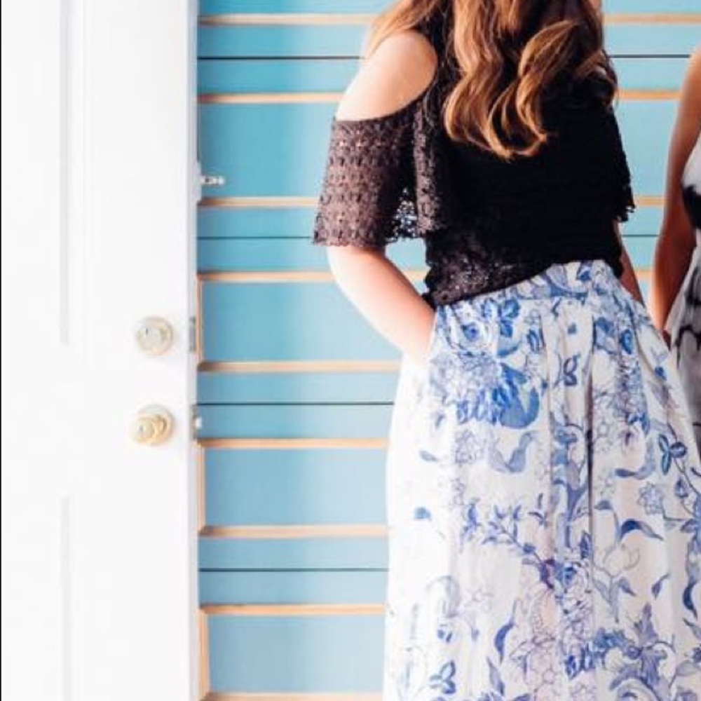 Zara Black cutout sleeve top